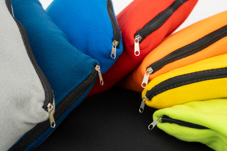 Koc z polaru/poduszka 2w1 RADCLIFF | EG-277544